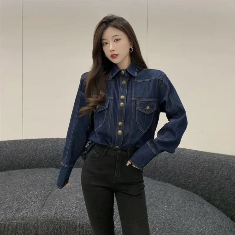 Женская джинсовая куртка зимняя с длинным рукавом и отложным воротником женская