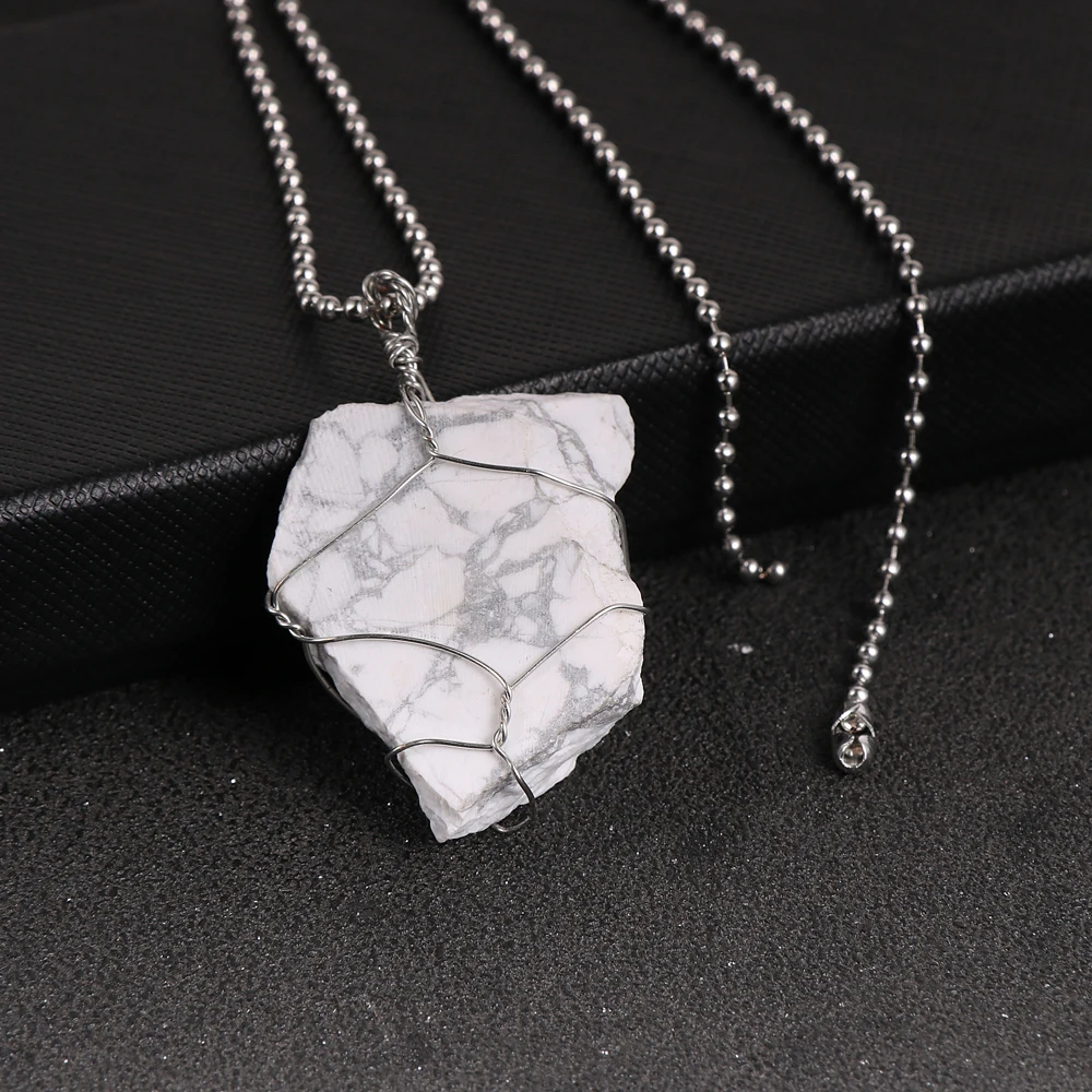 Естественный неправильной формы ожерелье с кристаллами Тигрового Глаза из