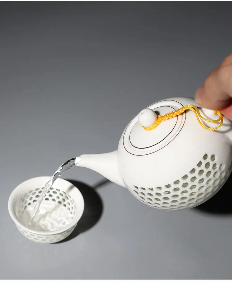 Ceramic Blue and White Porcelain Kung Fu Tea Set Linglong Crystal Hollow Teapot Jingdezhen | Дом и сад