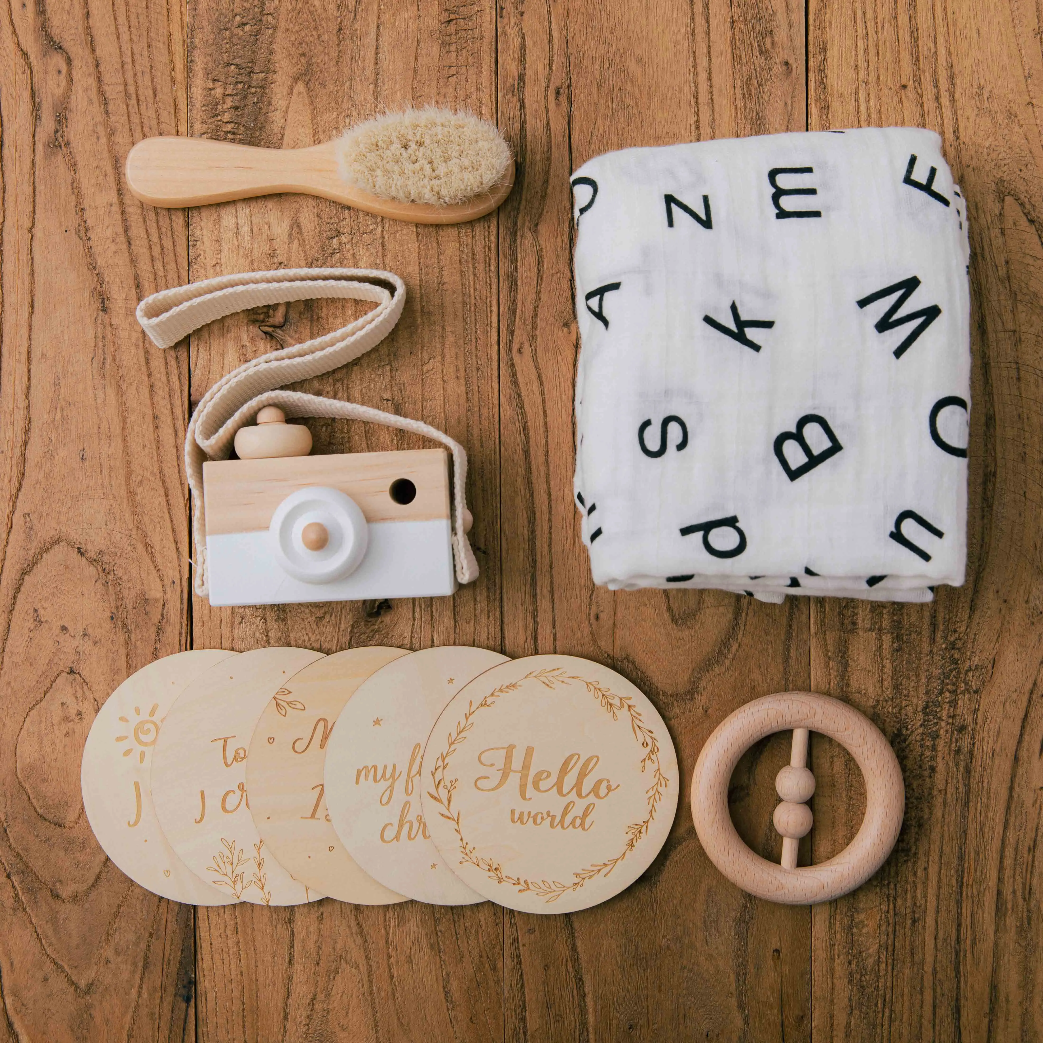 

Newborn Photography Accessories Set Wooden Milestone Card Camera Toys Combination Newborn Growth Photo Birth Gift Product