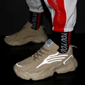 Moda Krasovki mężczyźni obuwie gorące oddychające sneakersy Zapatos Hombre człowiek sportowe buty Chaussures Hommes obuwie upuszczając