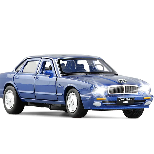 Daimler Double Six xj81