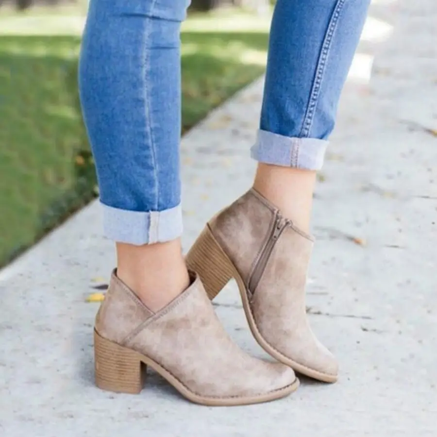 Женские ботинки челси без шнуровки на среднем каблуке с острым носком большие