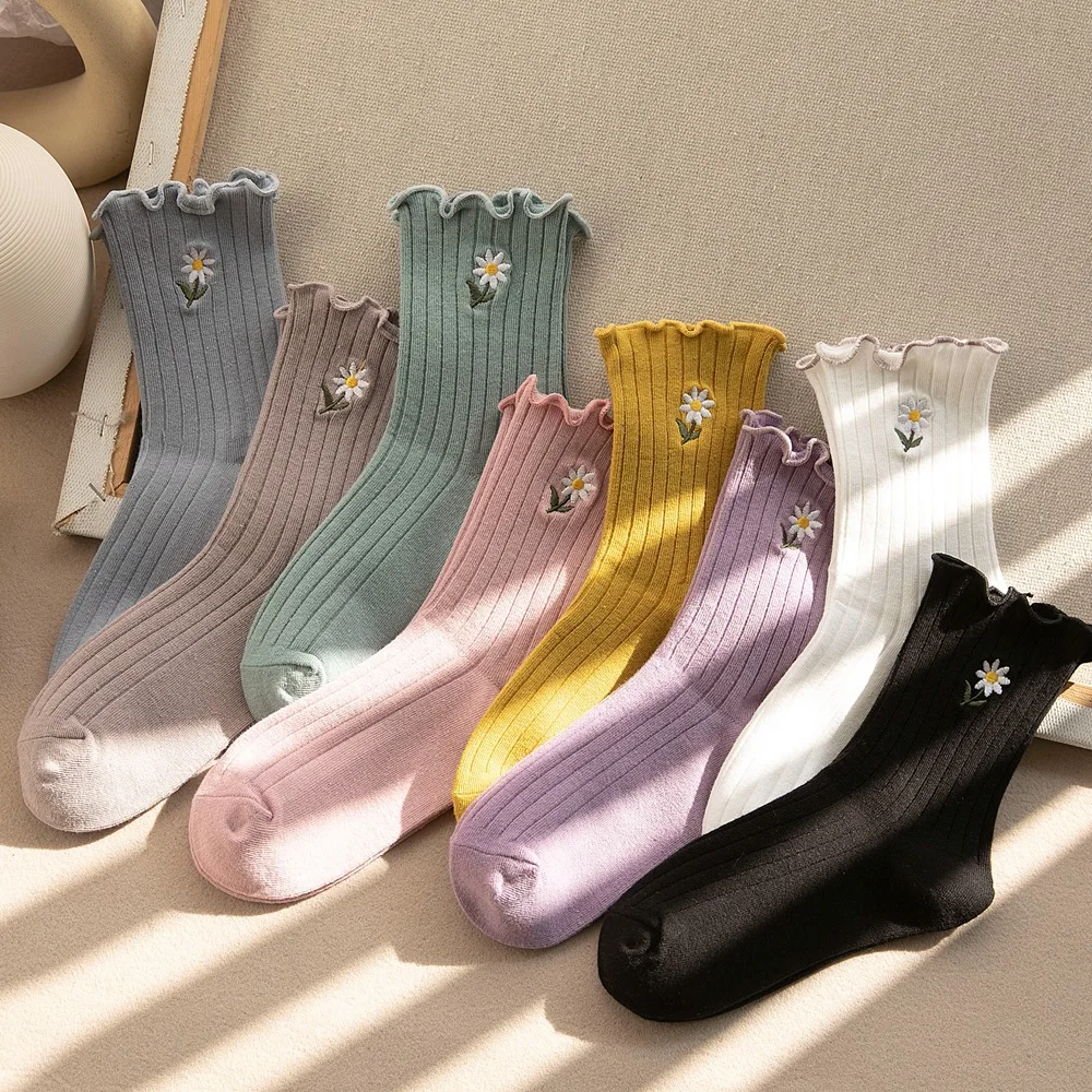 

Japanese women's tube socks fungus-side flower embroidery socks vertical stripes pile socks