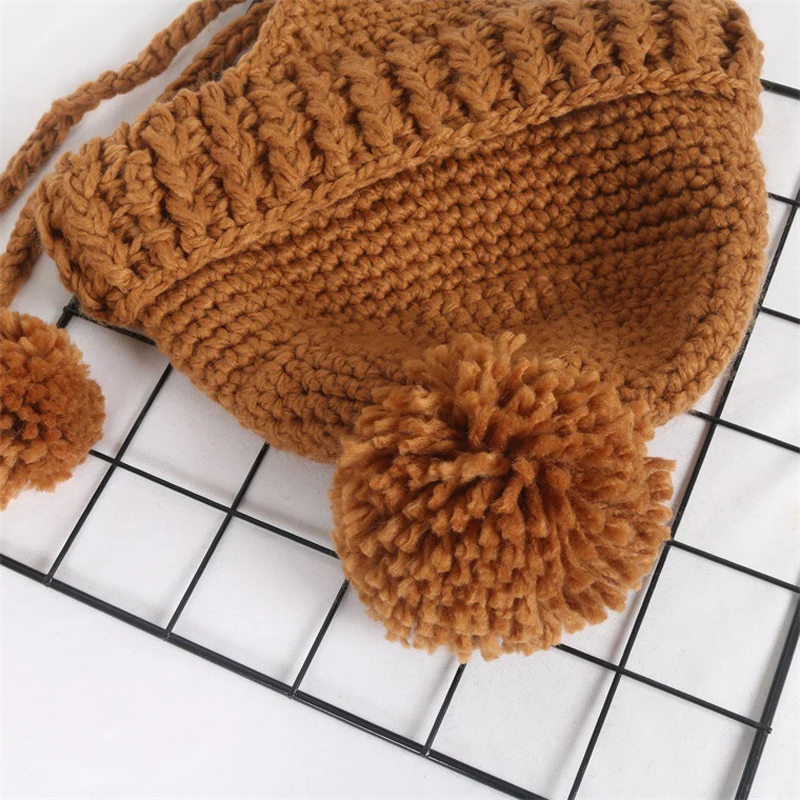 Зимняя вязаная шапка-бомбер однотонная шерстяная шапка с помпоном женская для