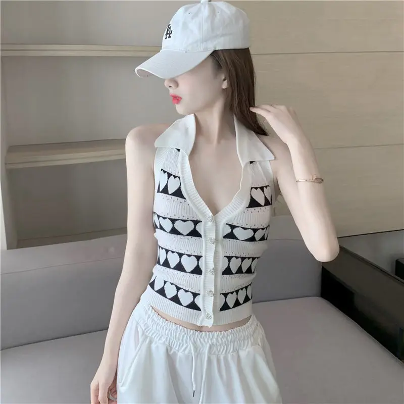 

Design of new off shoulder top in early spring of 2021