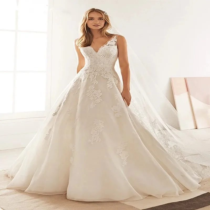 

Женское свадебное платье It's yiiya, белое кружевное ТРАПЕЦИЕВИДНОЕ ПЛАТЬЕ на бретельках с открытой спиной и шлейфом на лето 2019