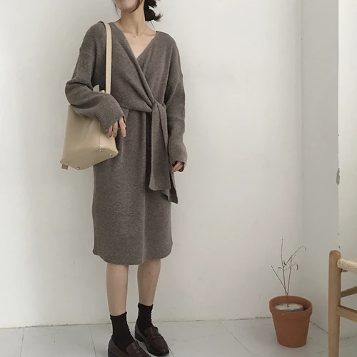 Корейская версия свитера с поясом Женская Одежда модное женское вязаное платье с длинным рукавом и v-образным вырезом теплые осенние плотные платья - Цвет: Хаки