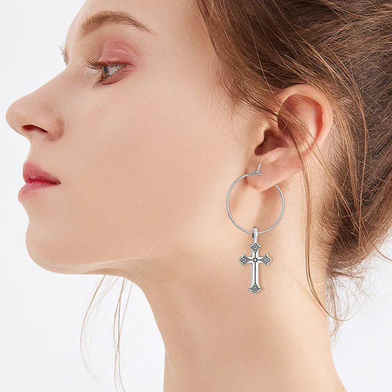 Женские серьги с крестом серебряные массивные узором в стиле панк подвеска крест