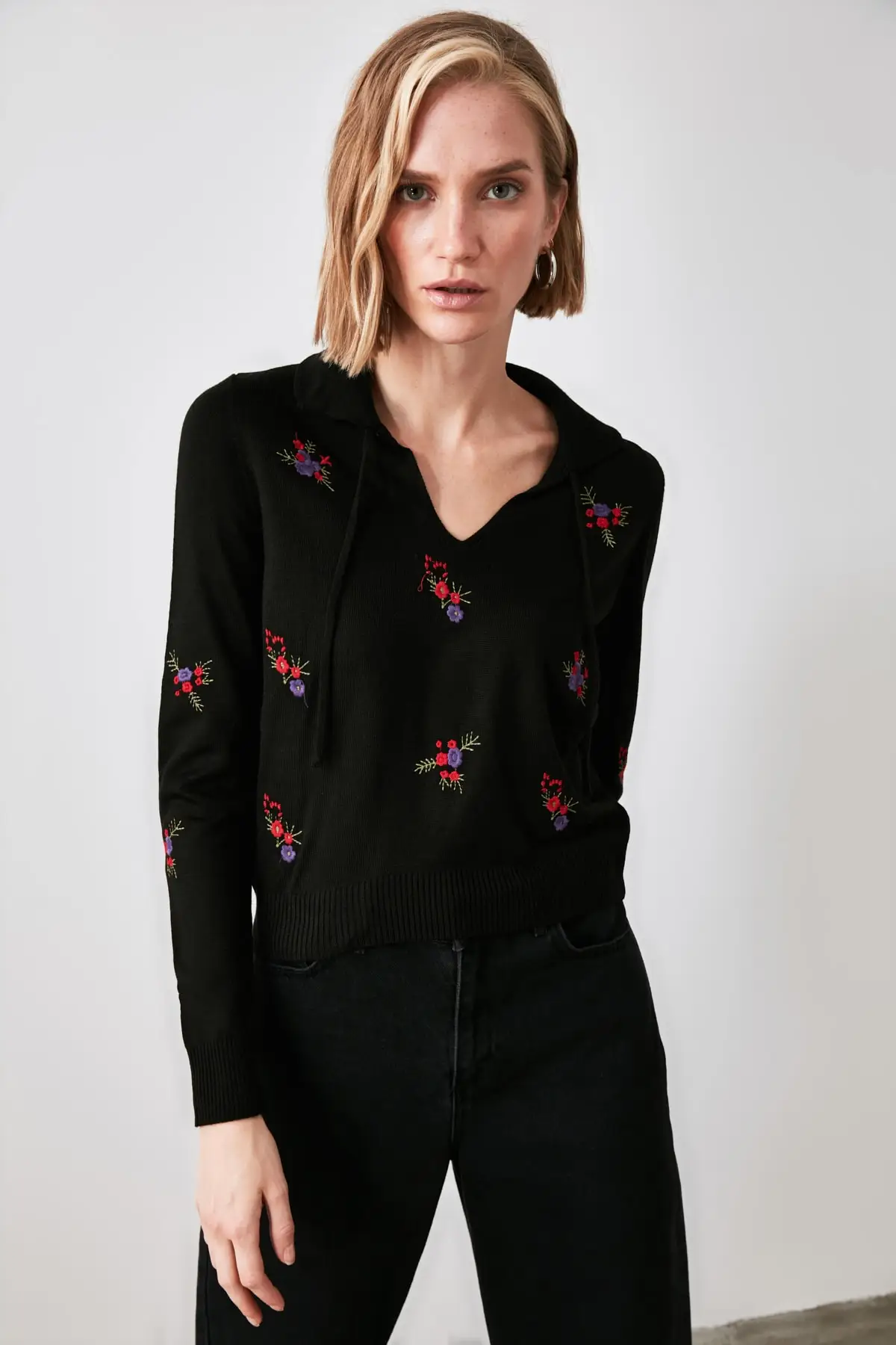 

Trendyol Floral Embroideried Knitwear Sweater TWOAW21KZ1716