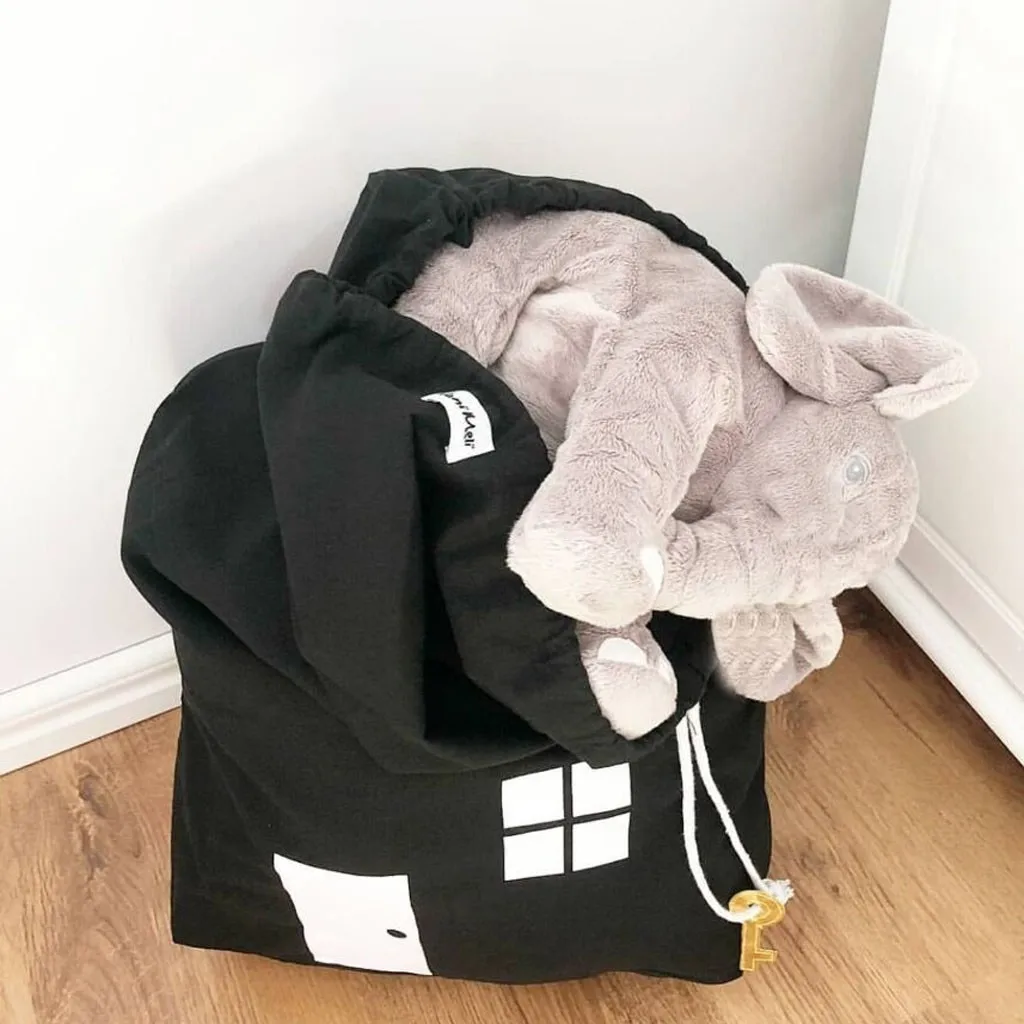 Большой игрушечный мешок с дорожной картой может использоваться как подвесная