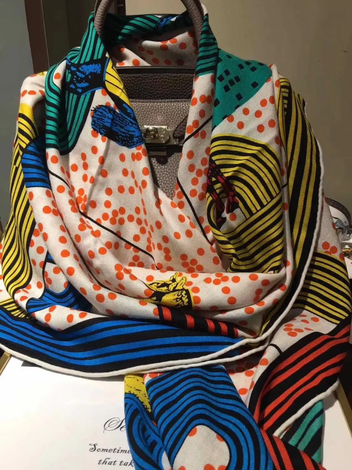 2019 Новое поступление зимний цветной шарф из 70% кашемира 30% шелка 135*135 см теплая