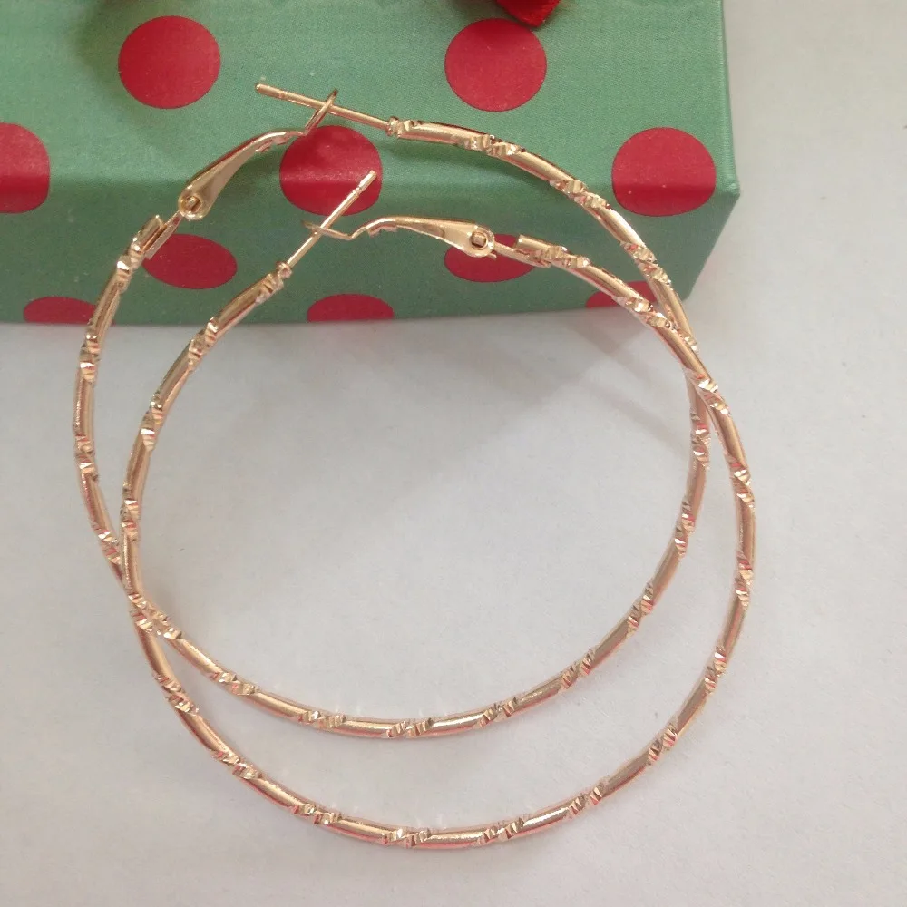 

2021 Fashion waterdrop round Earrings High Quality Earrings Simple Earrings Big Circle Gold Color Loop Earrings For Women