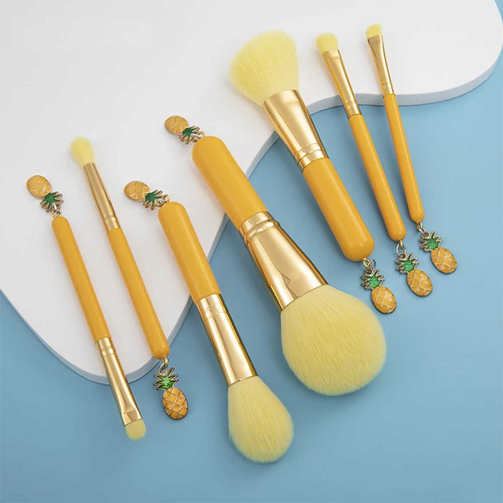 

New 7-piece makeup brush set pineapple pendant type novice professional loose powder eye shadow brush blush brush beauty tool