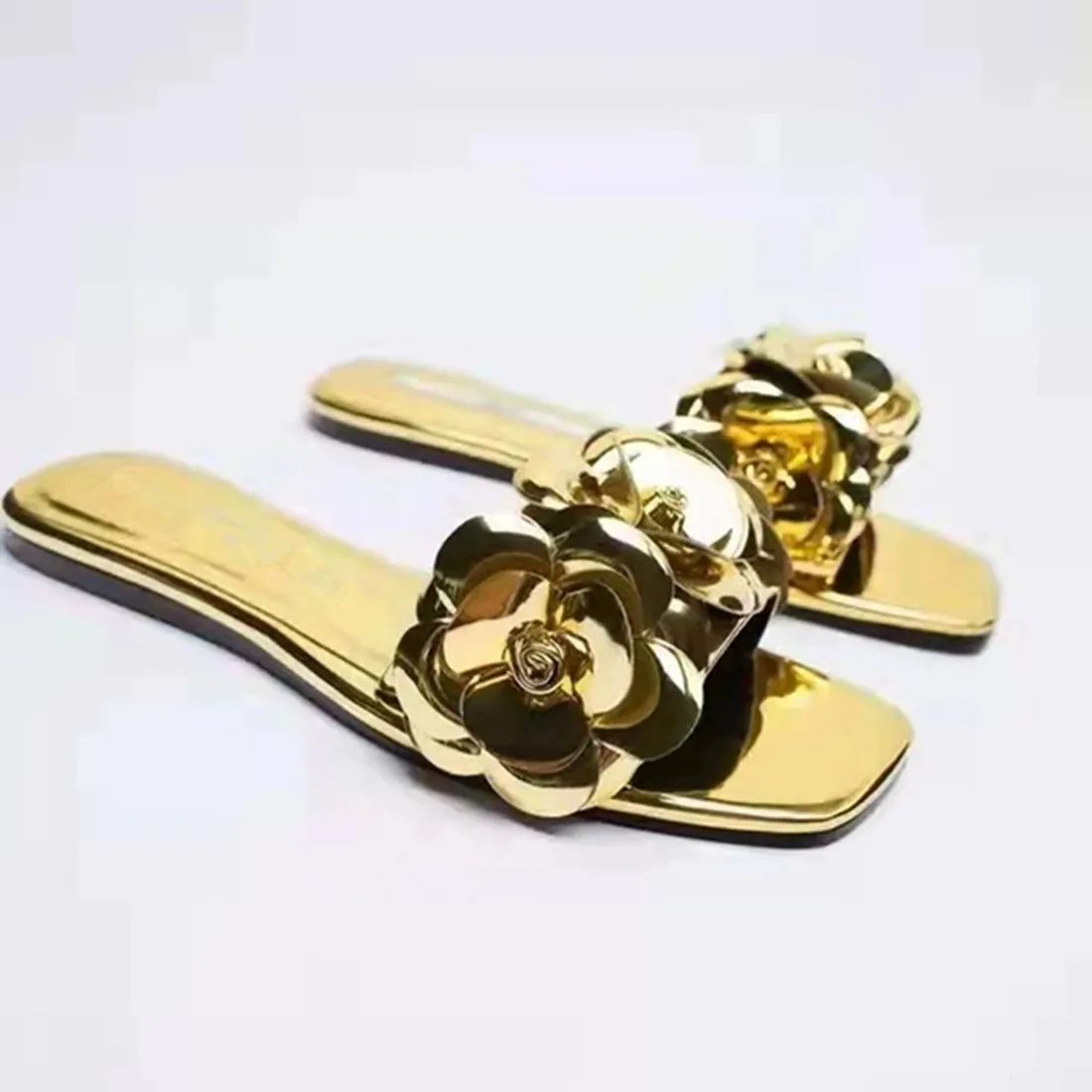 

Early spring and summer new products TRF flat heel women's blue beaded flowers outer wear flat sandals