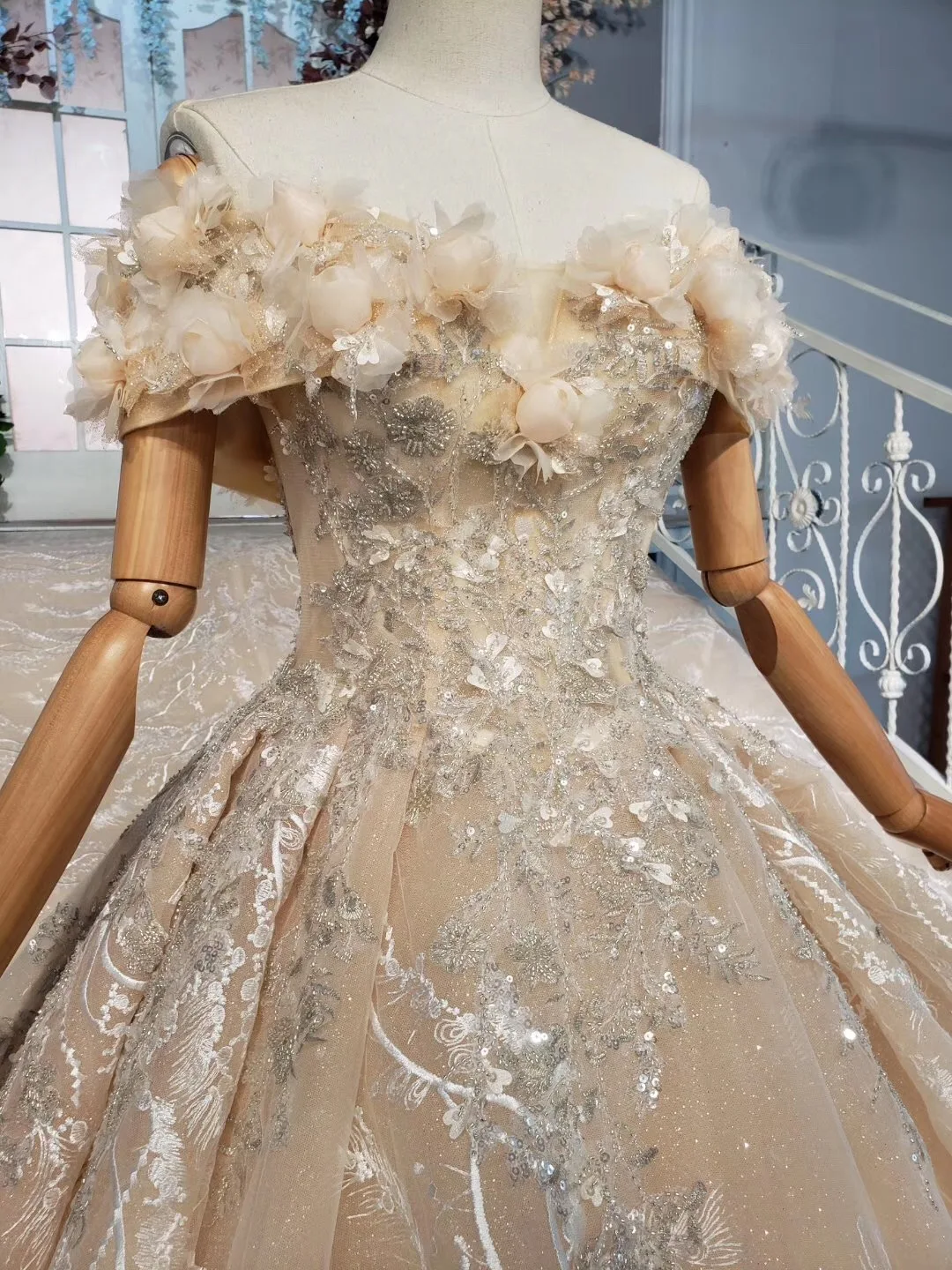 

Amazing Shinny Wedding Dresses 2019 Hot Sales Bling Bling Ball Gown Lace Luxury Wedding Dress Vestido De Noiva Bride Dresses