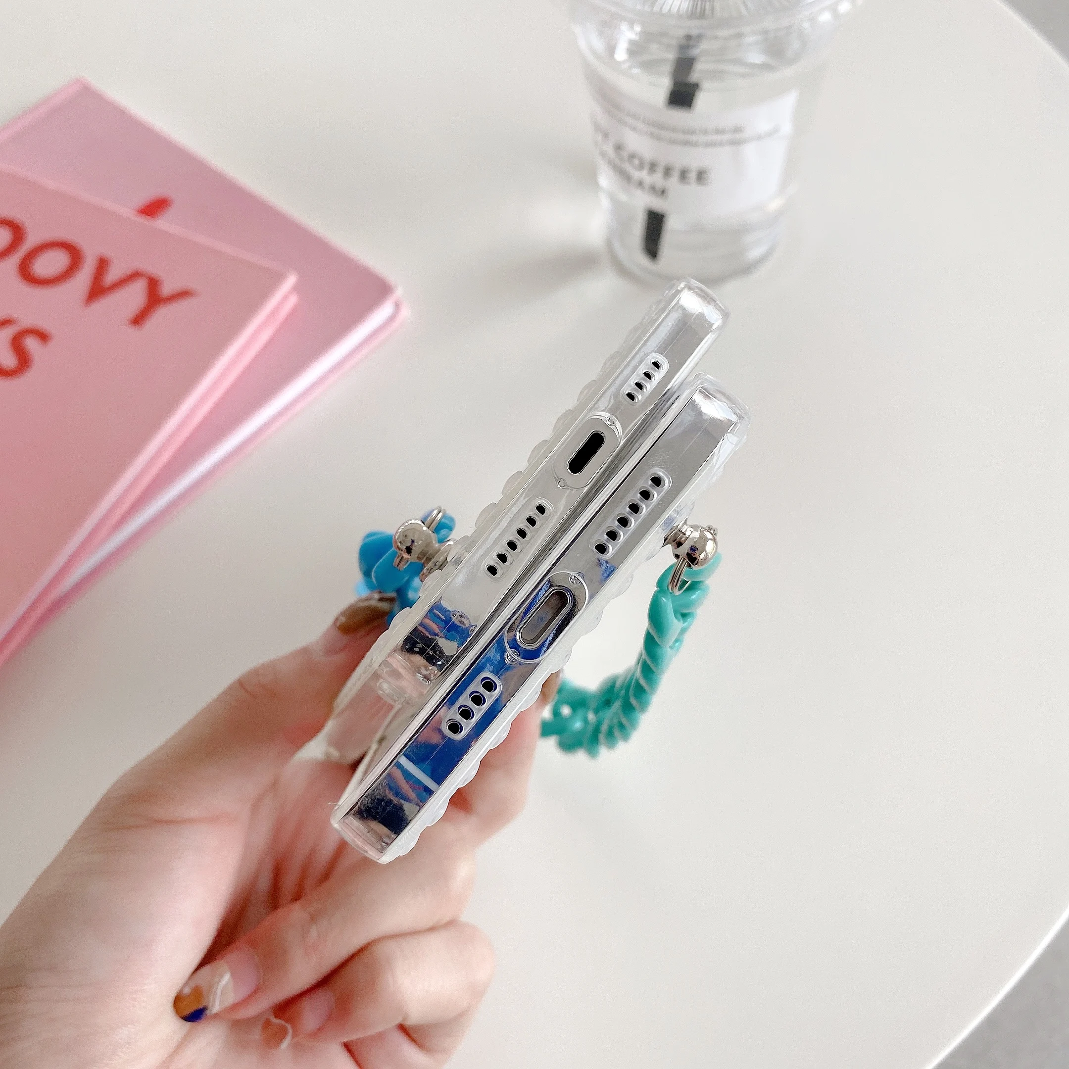 

3D Luxury Heart Bracelet Holder Clear Case For Iphone 11 12 Pro Xr Xs Max Soft Clear Silicone Protect Lens For 7 8 Plus Cover