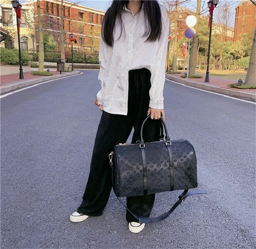 구매 여성을 위한 클래식 꽃 자수 여행 가방 나일론 럭셔리 레이디 체육관 피트니스 핸드백, 여성 대용량 휴대용 스포츠 더플 저렴한 여성을 위한 클래식 꽃 자수 여행 가방 나일론 럭셔리 레이디 체육관 피트니스 핸드백, 여성 대용량 휴대용 스포츠 더플