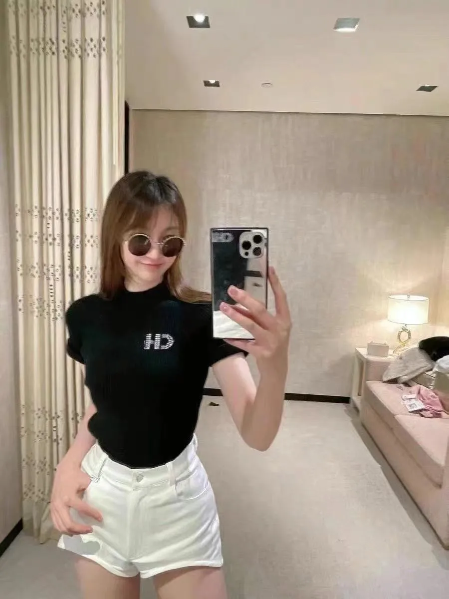 

Early spring 2021 new hem sleeve vertical stripe T-shirt small round neck slim fit version
