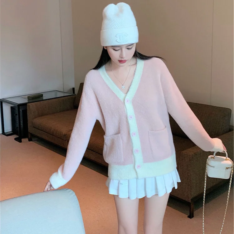 

Autumn and Winter 2021 New Fashion Sweet Desire Pink and White Color Matching Knitted Top V-neck Slim Long Sleeve Coat Loose