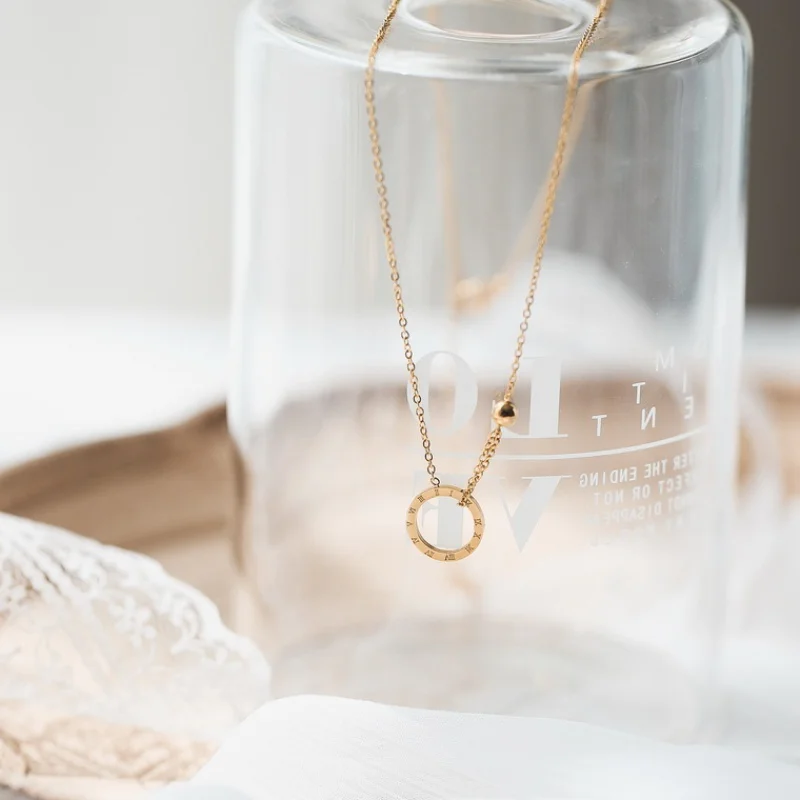 

Simple Round Roman Numeral Necklace With Bead Fashion Titanium Steel Neck Pendants Women Chains Female Gift Original L153