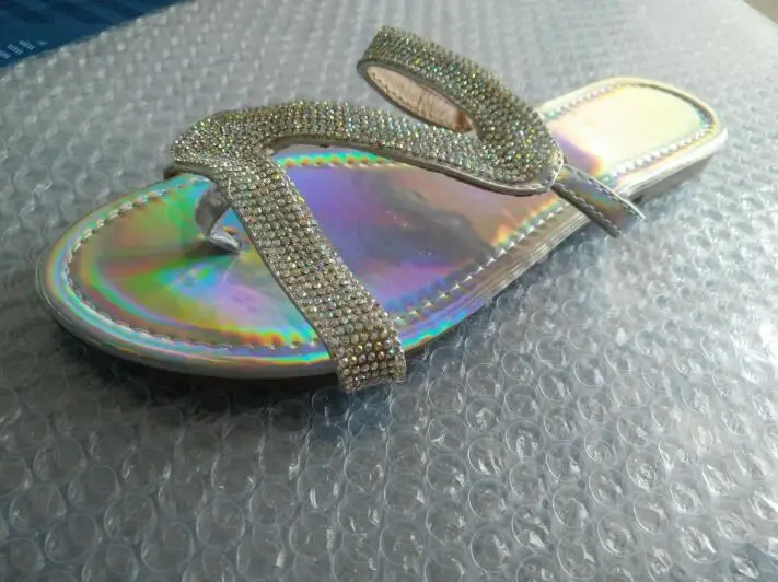 

Hot Sale summer female fashion S-shaped rhinestone outdoor beach shoes slippers sandals crystal buckle ladies flip-flops