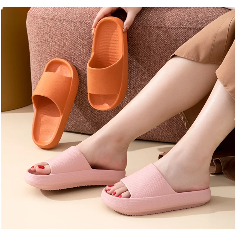 

Womens Slipper 2021 Women Platform Slipper Males and Females EVA Soft Bathroom Shoes Ladies Outdoor Beach Slippers X0018