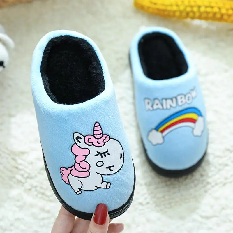 Blue unicorn 1 Зимние детские тапочки для девочек с единорогом, с рисунком панды, динозавра, щенка, хлопковая домашняя обувь, теплые плюшевые домашние тапочки для детей - Цвет: Blue unicorn 1