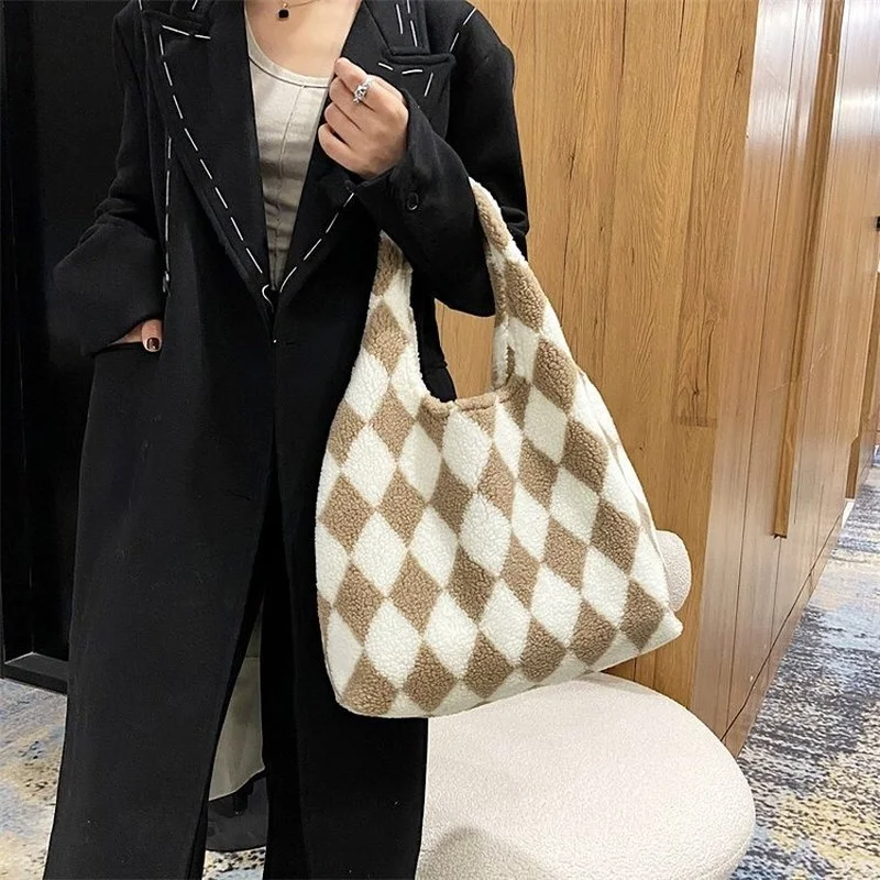 

Lambswool Shoulder Bags Women Soft Winter Diamond Lattice All-match Vintage Design Plush Large Totes Fluffy Korean Fashion Bolsa