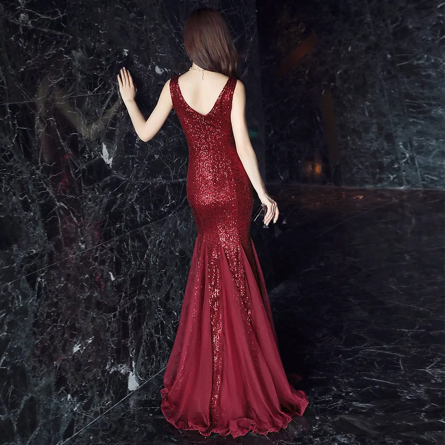 Женское вечернее платье It's Yiiya расшитое блестками без рукавов с v-образным