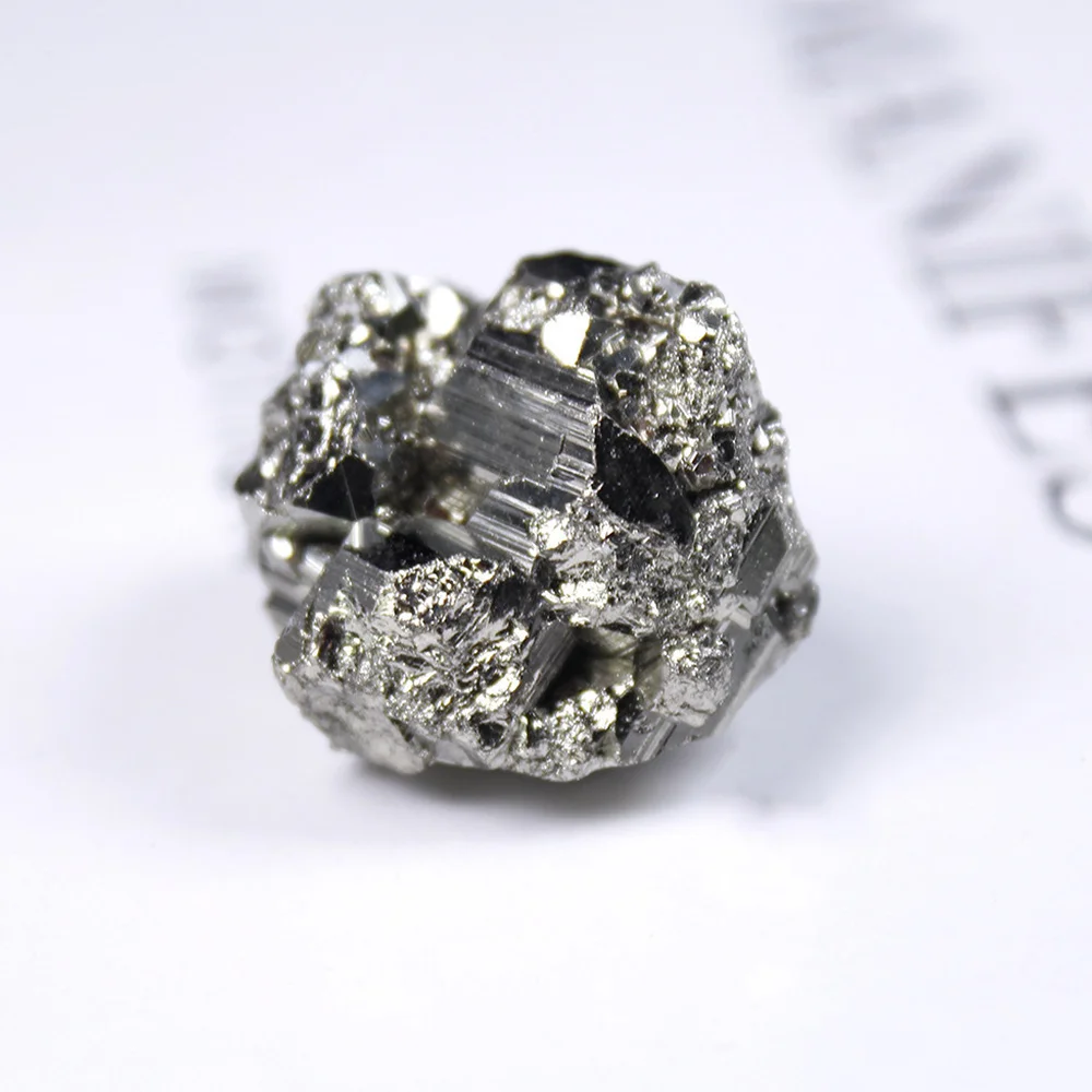 1 шт. натуральный Железный пиритовый медный камень Ишихара лечебный Кристальный