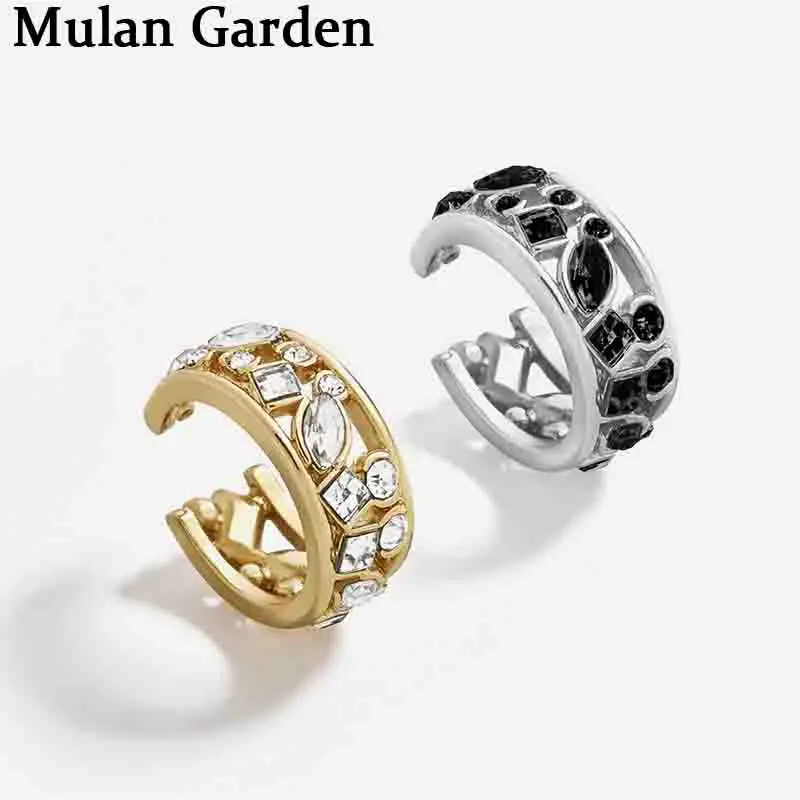 Серьги кольца женские с черным кристаллом небольшие ювелирные украшения в форме