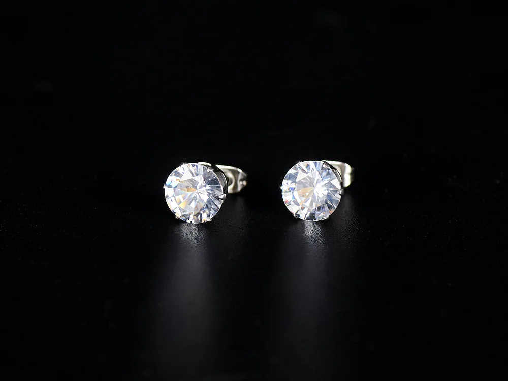 

HANGZHI 2020 New Hip Hop S925 Trend Texture Design Six prong 5A Zircon Stud Earrings for Men Woman Girls Party Jewelry Gift