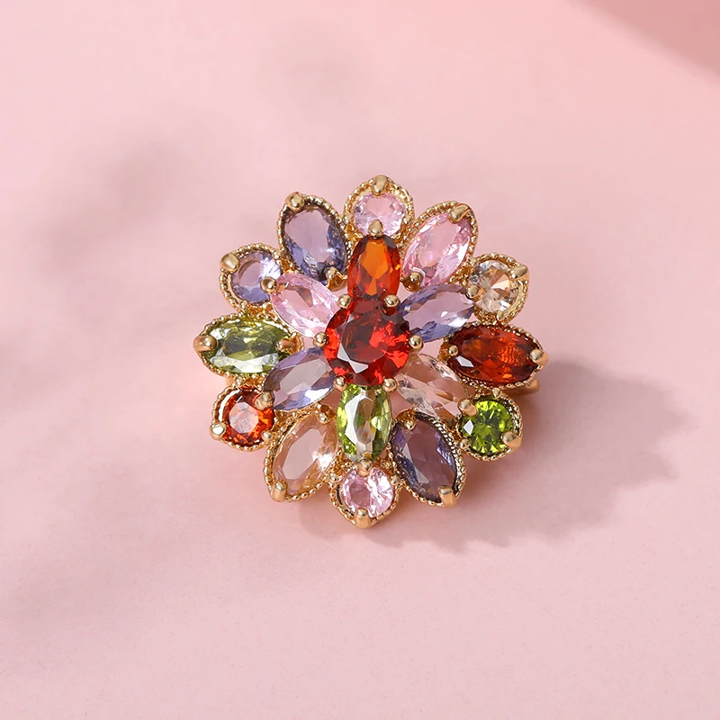 

Vintage Rhinestone Multicolor Flower Pins Crystal Brooch Zircon Flower Brooches For Women Round Bouquet Pin Jewelry Accessories