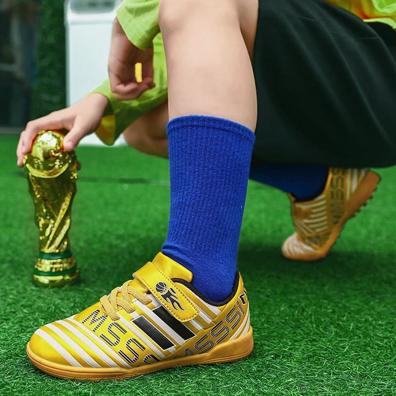 New Designer Kids Soccer Shoes Short Spike Teens Sports Shoes Gold Children Sneakers Teenage Turf Indoor Football Futsal Shoes