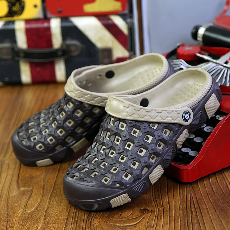 

2021 New Fashion Home Men's Couple Sandals Shoes Soft Sole Beach Comfortable And Breathable Ankle-wrapped Slippers Pvc Material