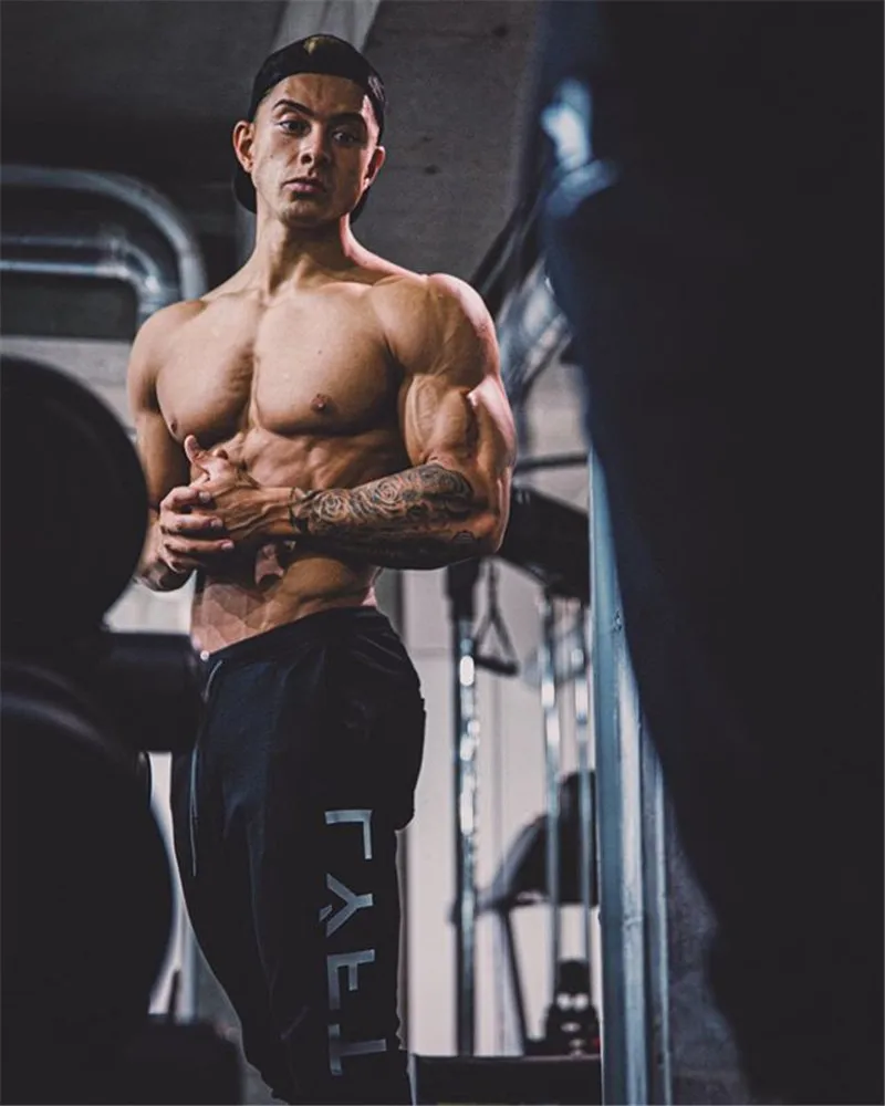 Новые спортивные штаны для бега мужские мужчин хлопковые брюки облегающие