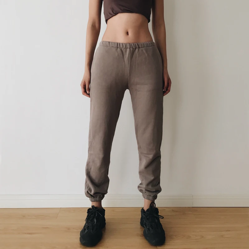 

Женские винтажные спортивные брюки с боковыми карманами и манжетами