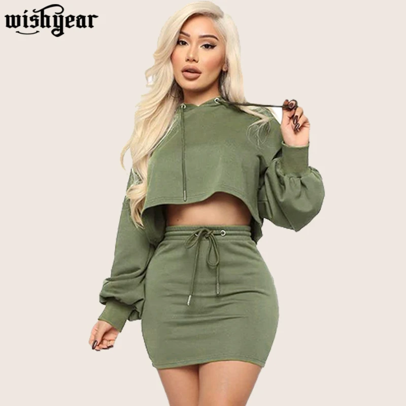 Укороченный топ толстовки и мини-юбка комплект из двух предметов спортивный