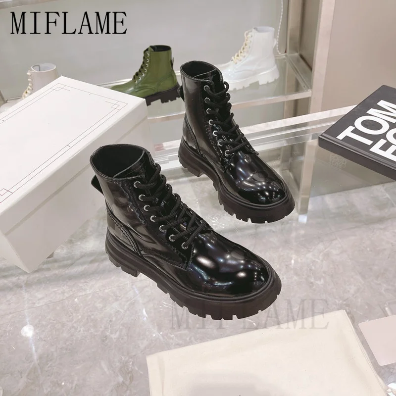 Murah Sepatu Bot Martin Pergelangan Kaki Kulit Sapi Wanita Mode 2021 Sepatu Bot Tebal Wanita Kasual Berenda Musim Gugur Sepatu Bot Sepeda Motor Ujung Bulat Punk