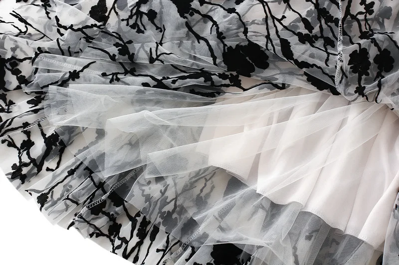 

Half-length skirt female 2021 new high-waisted thin temperament floral long skirt wild mesh a-line skirt spring sweet Casual