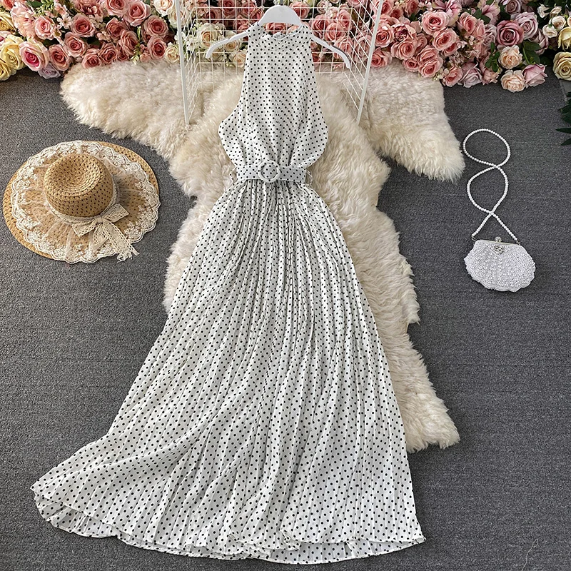 

Women Summer Sundress Polka Dot Maxi Dress 2021 Chiffon Pleated Beach Dress Ladies Neck-Mounted Sleeveless Tank Dress Femme Robe