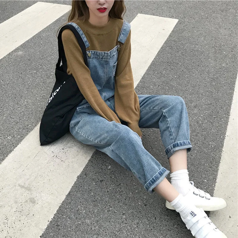 Женский джинсовый комбинезон на бретельках укороченный Длинный свободный