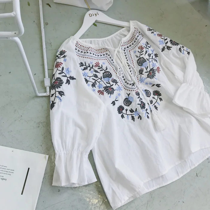 Autumn 2020 Ethnic Style Embroidery Tassel Blouses Women Loose Long Flare Sleeve Shirt Tops Female Harajuku Ladies Fashion Top