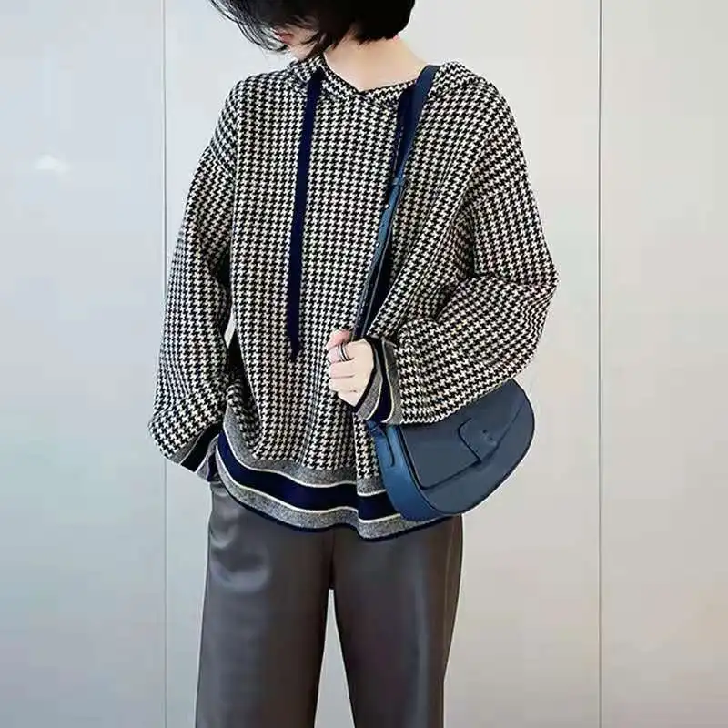 Шерстяной свитер с капюшоном в западном стиле изображением тысяч птиц Женская