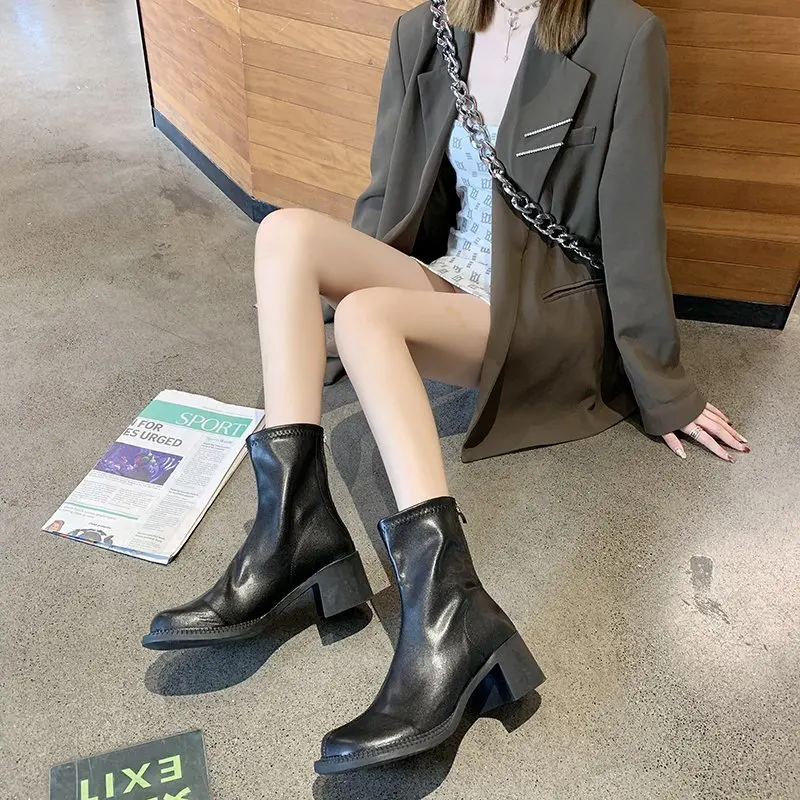 

Брендовые женские ботильоны на высоком блочном каблуке, зимние женские ботинки челси с квадратным носком, высокое качество короткие сапоги...