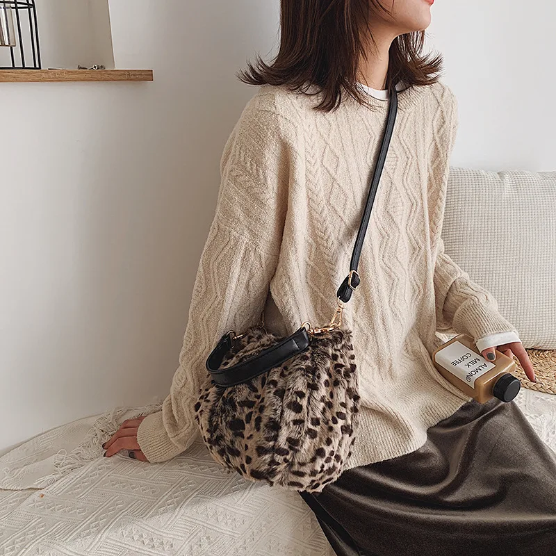 Маленькая сумка с леопардовым принтом из искусственного меха новая женская