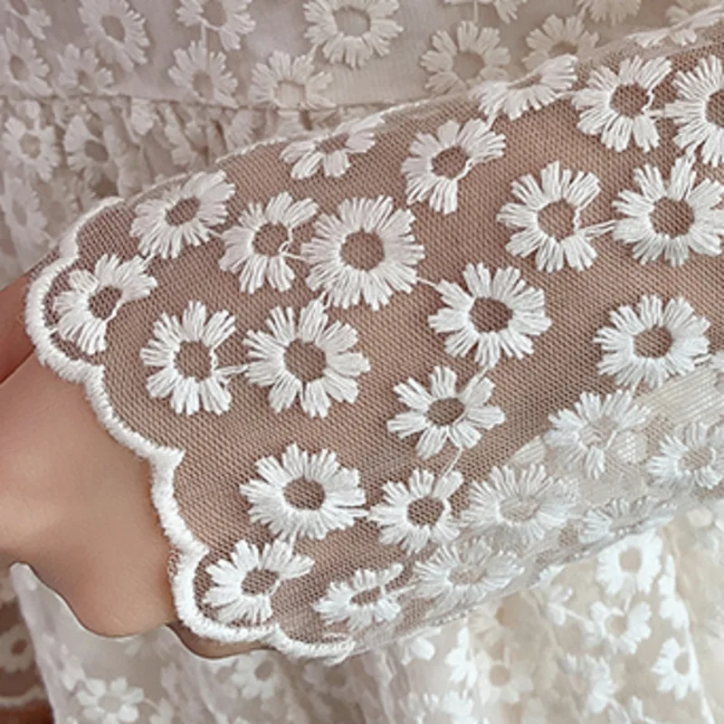 

vestidos de mujer casual Lace Women 202 New Chrysanthemum Embroidery White Long-sleeved Mesh Ladies Lace Mid-length Dress robe