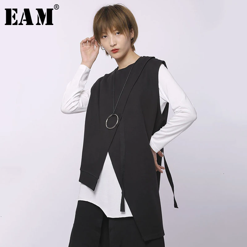 Женская Асимметричная футболка EAM черная из двух предметов с разрезом круглым