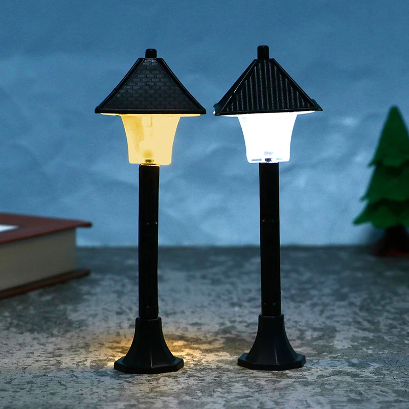 

1PC 1:12 Dollhouse Miniature Adjustive Park Street Lamp LED Lamp Lantern Post Streetlight Decor For Dollhouse Decoration